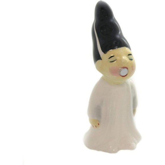 Halloween Decor Zombies Monster and Bride Magnetic Ceramic Salt and Pepper Shake - Picture 2 of 3